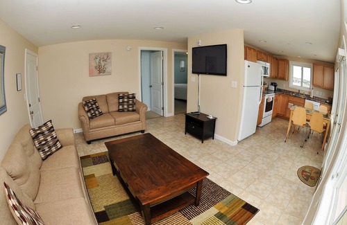 Old Orchard Beach Condo | Oceanfront condo 1 mile from the pier