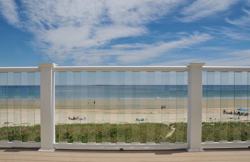 Old Orchard Beach Condo | Oceanfront condo 1 mile from the pier