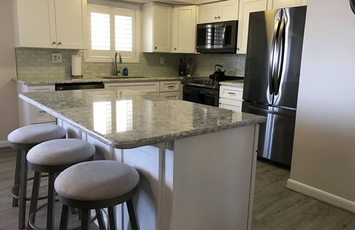 Ocean City Condo | Oceanfront Condo! Enjoy direct access to Boardwalk, the beach or walk to venues.