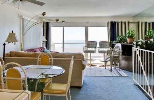 Cayucos Condo | Oceanfront Condo Escape w/ Grill, Walk to Beach!