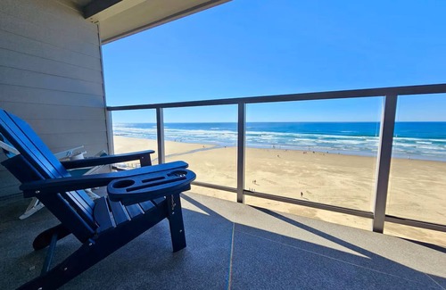 Newport Condo | Oceanfront Condo: Panoramic Views, Jacuzzi, Romantic Nye Beach Getaway Newport