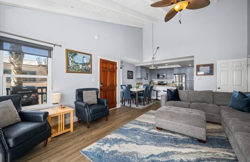 Balboa Peninsula Apartment | Oceanfront Condo in Newport Beach with Private Balcony and Perfect Location by the Pier