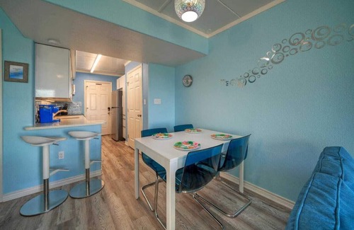 Port Aransas Apartment | Oceanfront Condo w/Private Balcony Pool + Tennis Bubbly Blew by Avantstay