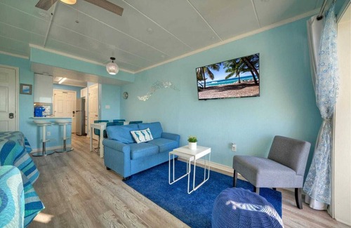 Port Aransas Apartment | Oceanfront Condo w/Private Balcony Pool + Tennis Bubbly Blew by Avantstay