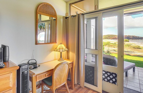 Maunaloa Condo | Oceanfront Condo w/Pool Access on Molokai!