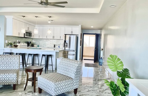 Plan Libertador Condo | Oceanfront Condo w/Pool & Steps to Sandy Beach & Mins to Downtown