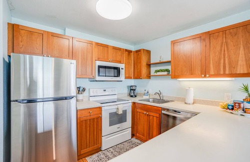 Kapaa Condo | Oceanfront condo with balcony, great view, pool, hot tub - 50 ft to beach