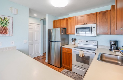 Kapaa Condo | Oceanfront condo with balcony, great view, pool, hot tub - 50 ft to beach