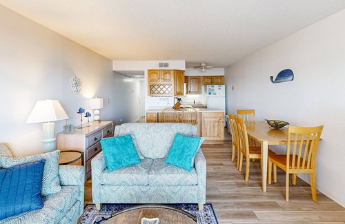 Duck Condo | Oceanfront condo with magnificent views - pool & tennis access