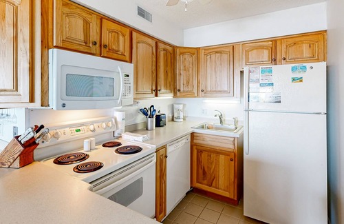 Duck Condo | Oceanfront condo with magnificent views - pool & tennis access