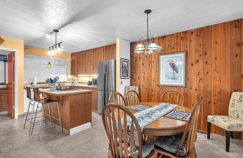 Depoe Bay Condo | Oceanfront Condo with Amazing Balcony Views of Depoe Bay and Spouting Horn