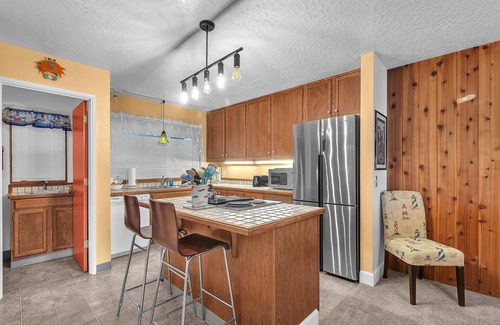 Depoe Bay Condo | Oceanfront Condo with Amazing Balcony Views of Depoe Bay and Spouting Horn