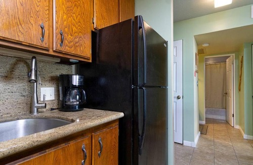 Kailua-Kona House | Oceanfront Condo with Lanai that Almost Hangs Over Ocean - Hale Kona Kai 304 by Casago Kona