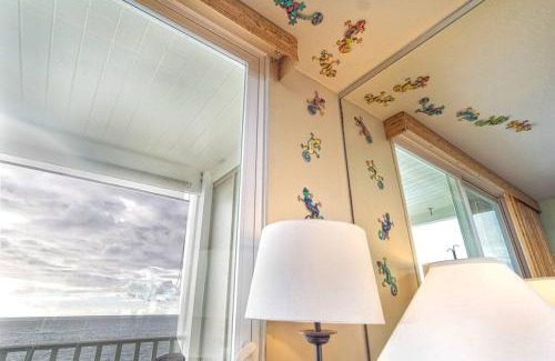 Kailua-Kona House | Oceanfront Condo with Lanai that Almost Hangs Over Ocean - Hale Kona Kai 304 by Casago Kona