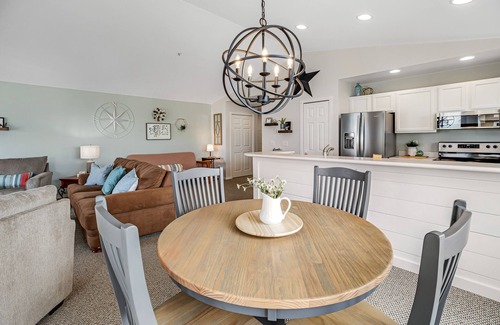 Westport Condo | Oceanfront condo with balcony, telescope, W/D, pool, & hot tub