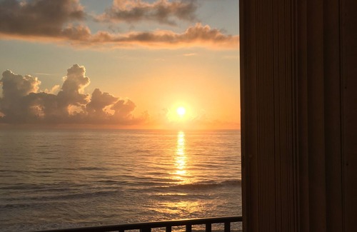 Hutchinson Island South Condo | Oceanfront condominium for rent Jensen, Beach Florida