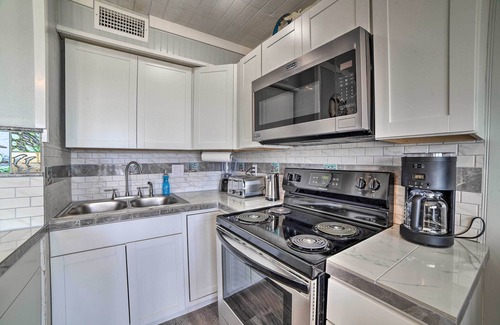 North Beach Condo | Oceanfront Corpus Christi Escape w/Community Pool