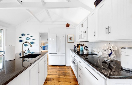 Boothbay Harbor House | Oceanfront Cottage & Studio on Mill Cove w/Water Views, Deck - Walk Downtown