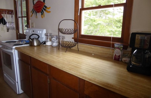 West Tremont House | Oceanfront Cottage - spectacular Views Minutes from Acadia National Park