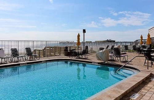 Halifax Estates Condo | OCEANFRONT DAYTONA BEACH SHORES CONDO RENTAL SLEEPS 6 - STUNNING LOCATION