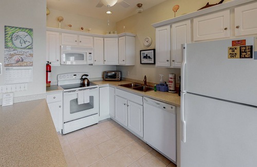 Hatteras Condo | Oceanfront, dog-friendly condo with ocean view, central AC & WiFi