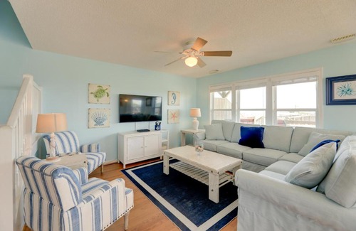 Emerald Isle House | Oceanfront Emerald Isle Escape with Private Hot Tub!