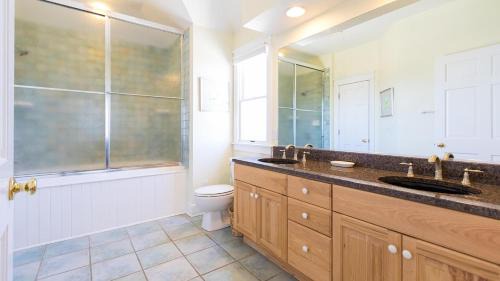 Whalehead Beach House | Oceanfront grandeur 4x4 Outerbanks - Fitzgerald