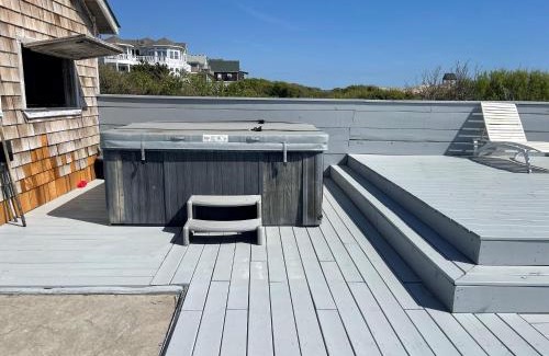 Whalehead Beach House | Oceanfront grandeur 4x4 Outerbanks -Hemingway