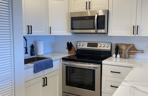 Kailua-Kona Condo | Oceanfront ground level recent remodel at Kona Isle