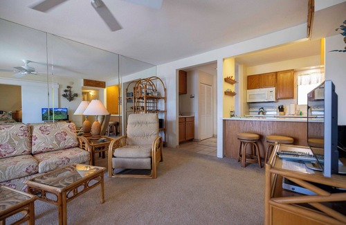 Maalaea Condo | Oceanfront HK-B7 - Maui Condo on the Beautiful Serene Beach of Ma’alaea Bay