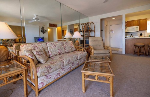 Maalaea Condo | Oceanfront HK-B7 - Maui Condo on the Beautiful Serene Beach of Ma’alaea Bay