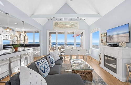 Montauk House | Oceanfront Home In Downtown Montauk! Private Ocean Beach Path!