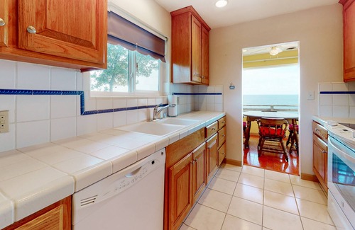 La Selva Beach House | Oceanfront home on a hill with great beach & Monterey Bay views - dog-friendly