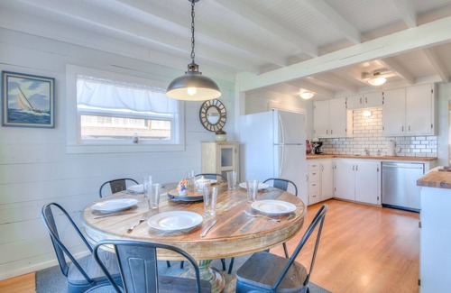 Roads End House | Oceanfront Home with Panoramic Ocean Views - Changing Shores