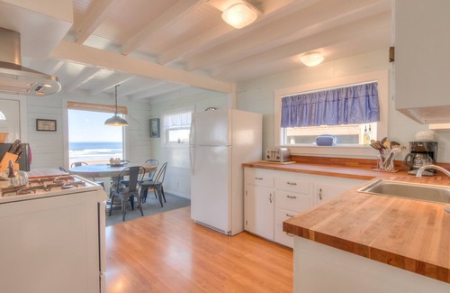 Roads End House | Oceanfront Home with Panoramic Ocean Views - Changing Shores