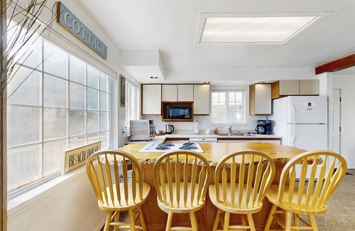 Trinidad House | Oceanfront home with amazing views, hot tub, WiFi & deck - hiking nearby