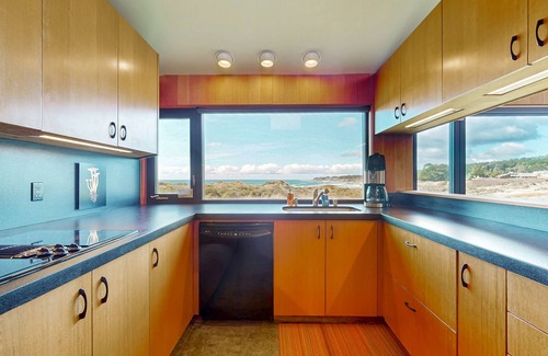 Sea Ranch House | Oceanfront home with private hot tub, views, beach access & shared pools/tennis