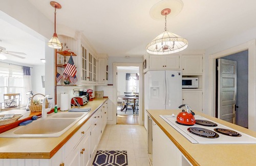 Boothbay Harbor House | Oceanfront house with dock, kayaks, deck, and gas grill
