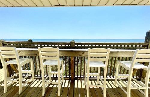 North Myrtle Beach House | OCEANFRONT HOUSE ON THE SAND 2 Kings 4br 4ba 3rd Floor of Triplex SLEEP 12 PGP3
