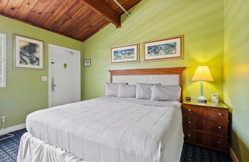 Fort Pierce House | Oceanfront Inn Room #14- Inlet View- King Bed