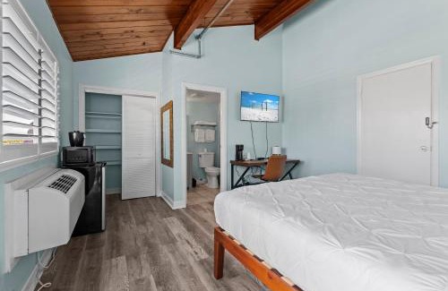 Fort Pierce House | Oceanfront Inn Room #15- Inlet View- King Bed