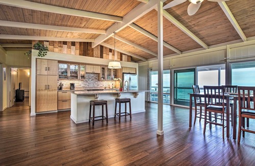 Historic Kailua Village House | Oceanfront Kona Home w/Beach Access & Views!