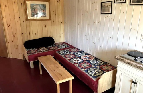 Ellsworth Bed & Breakfast | Oceanfront lodge with all the amenities for a family vacation