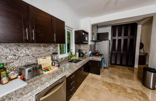 Soliman Bay Villa | Oceanfront Lux Villa w/Infinity Pool! Book memorable services/tours!Onsite staff