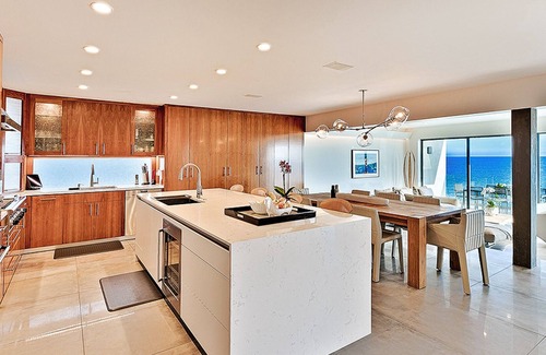 Eastern Malibu House | *OCEANFRONT* Modern Beach Villa