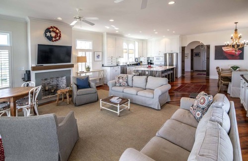 Pawleys Island House | OCEANFRONT! North End with shared creek dock! Family friendly, 5Br -5.5 b