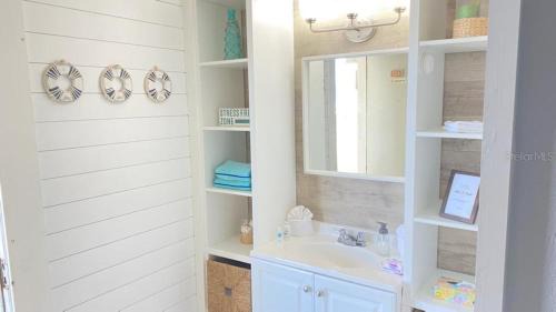 Bostwick Park Apartment | Oceanfront Oasis