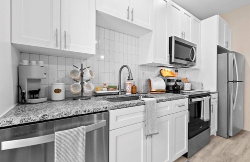 Daytona Beach Condo | Oceanfront Oasis Daytona Beach 1BR/1BA - Road View #339