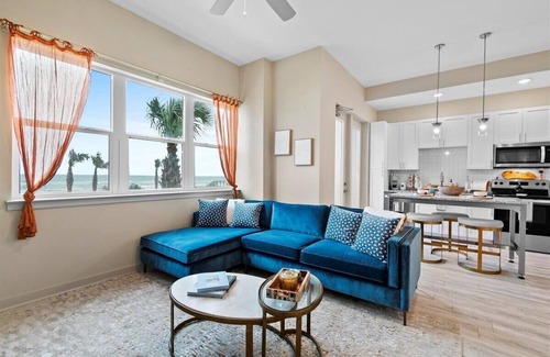 Daytona Beach Condo | Oceanfront Oasis Daytona Beach 1BR/1BA - Road View #339