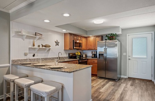 South Nags Head Condo | Oceanfront Oasis! Walk-in Shower, Private Patio, Pools, Avail: 10-11 - 10-17